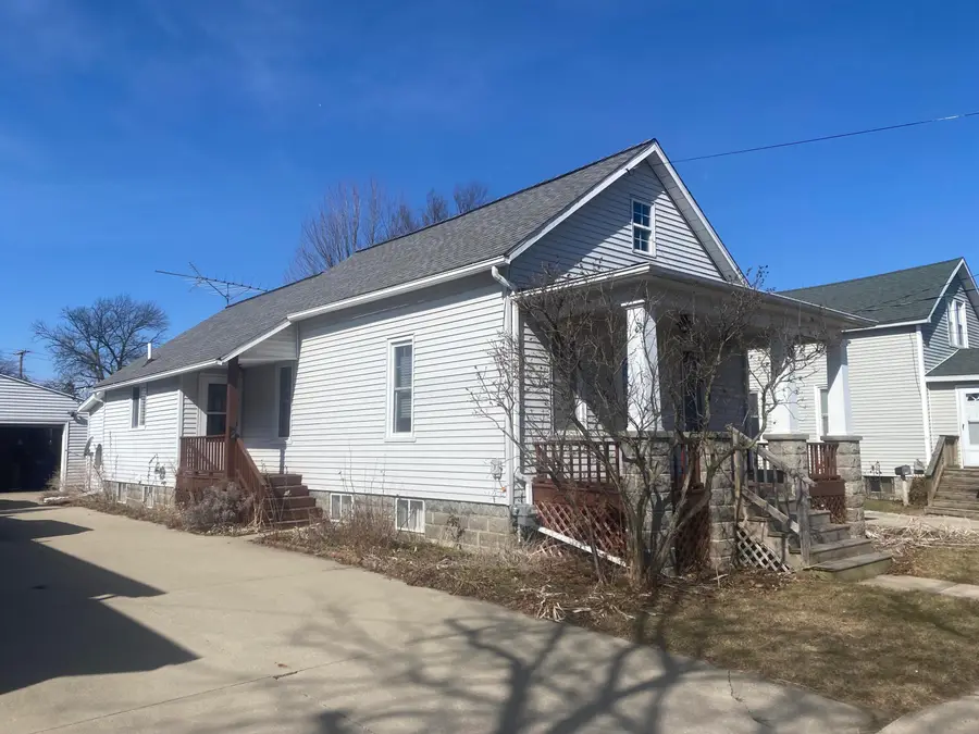 720 S Sherman Street, Bay City, MI 48708 - #3