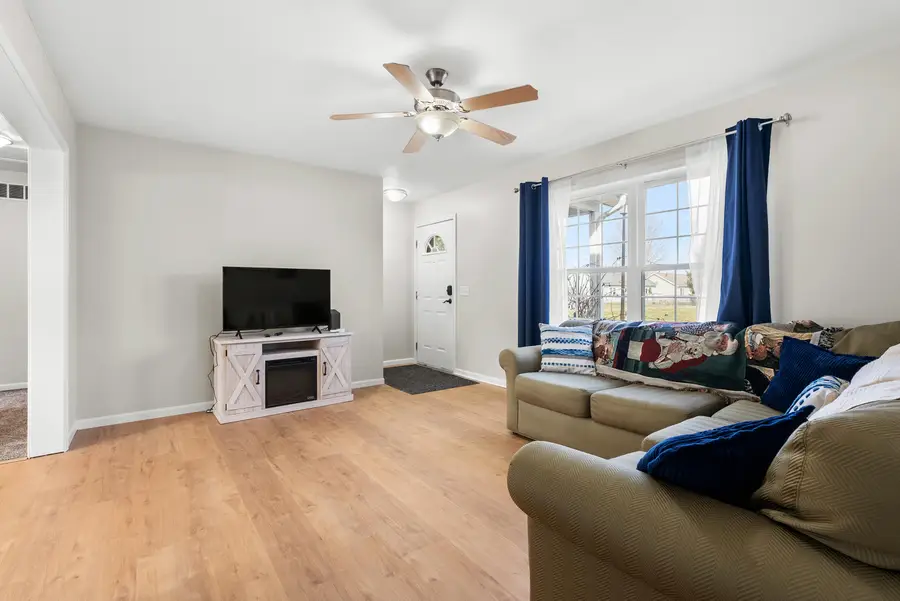 1016 W Villas Drive, Vicksburg, MI 49097 - #3