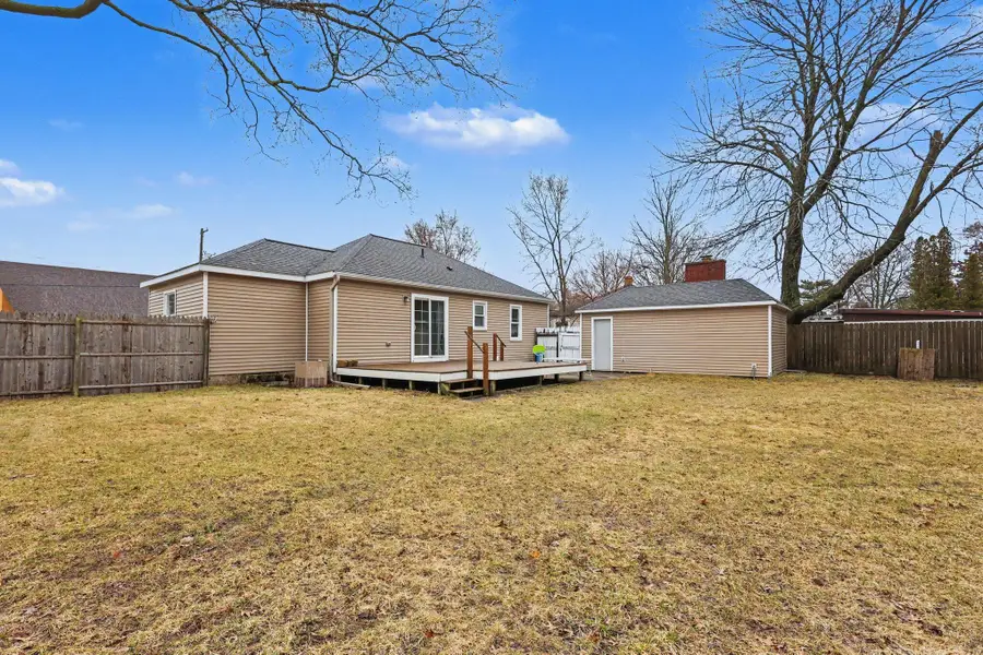 1053 E Byron Road, Norton Shores, MI 49441 - #2