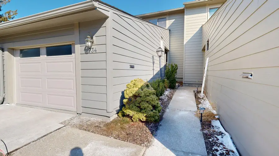 734 Peninsula Court, Ann Arbor, MI 48105 - #2