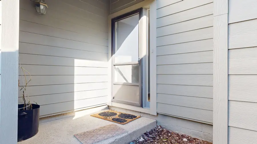 734 Peninsula Court, Ann Arbor, MI 48105 - #3