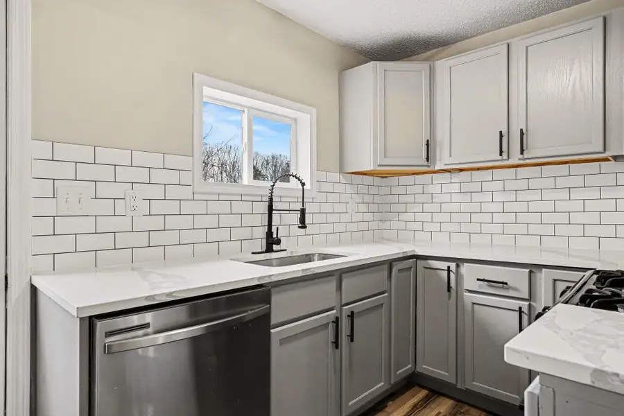 41 Avenue B, Springfield, MI 49037 - #2