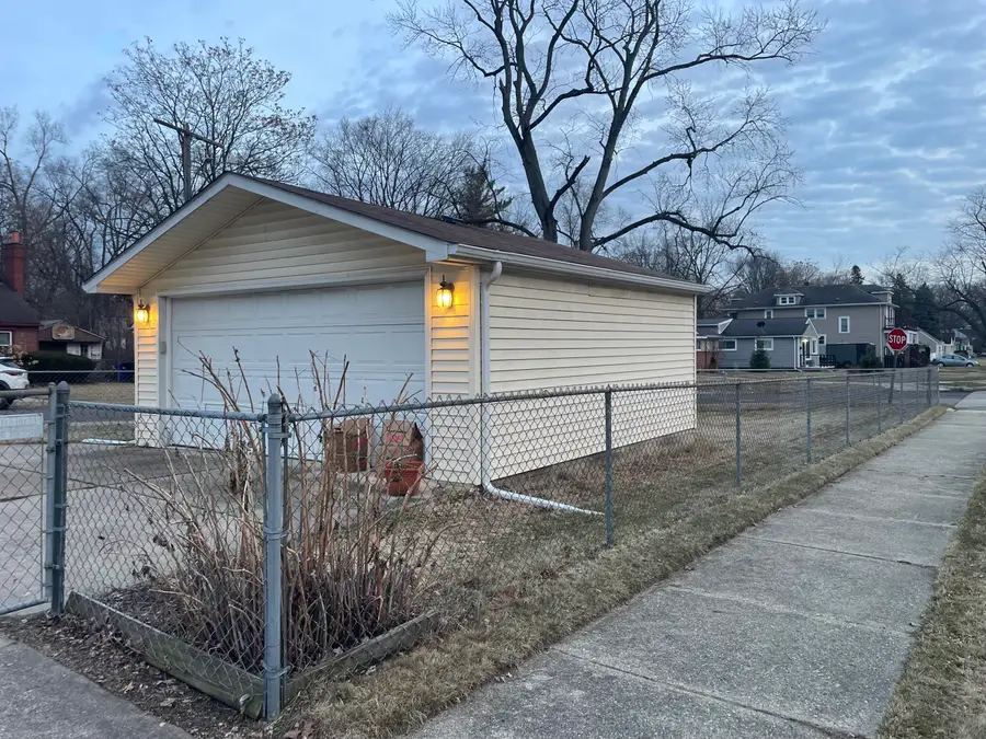 18680 Five Points Street, Redford, MI 48240 - #2