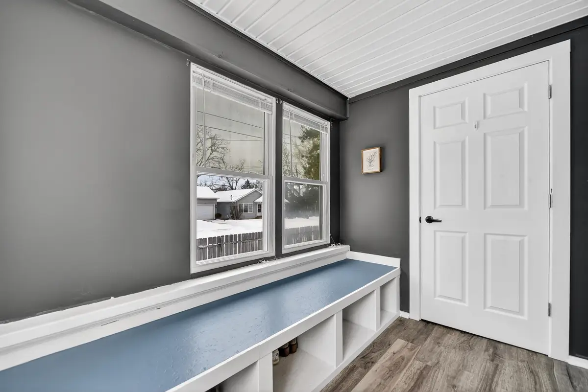 560 Paris Avenue, Lansing, MI 48910 - #1