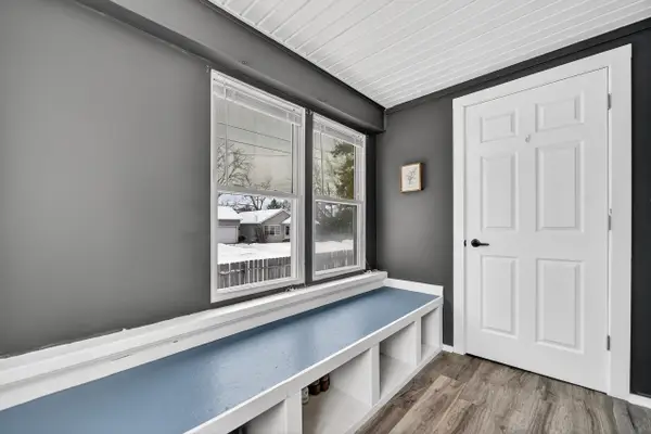 560 Paris Avenue, Lansing, MI 48910