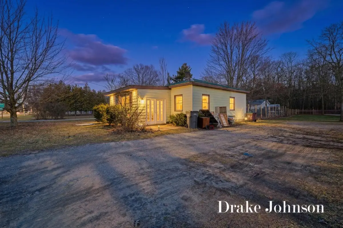 2474 Evanston Avenue, Muskegon, MI 49442 - #1