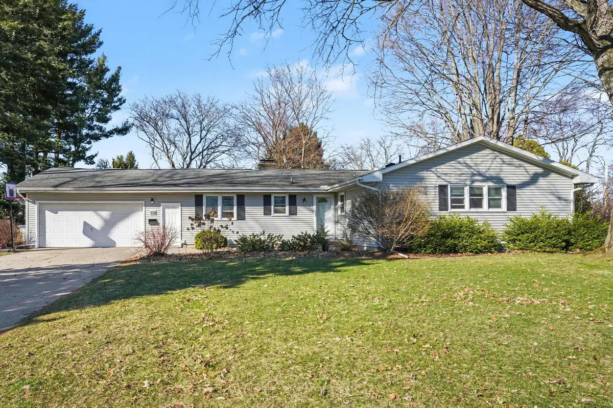 908 Galyn Street, Sturgis, MI 49091 - #1