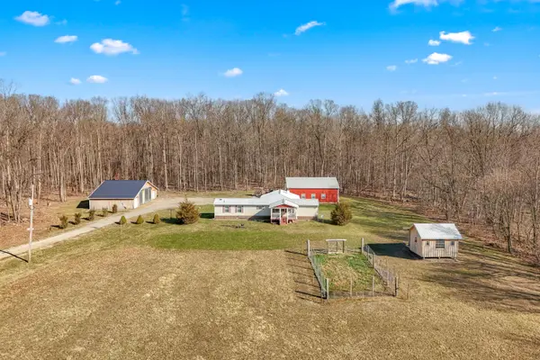 2722 Woods View Drive, Hillsdale, MI 49242