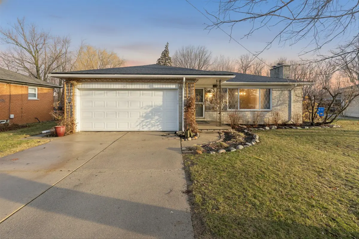 640 W Girard Avenue, Madison Heights, MI 48071 - #1