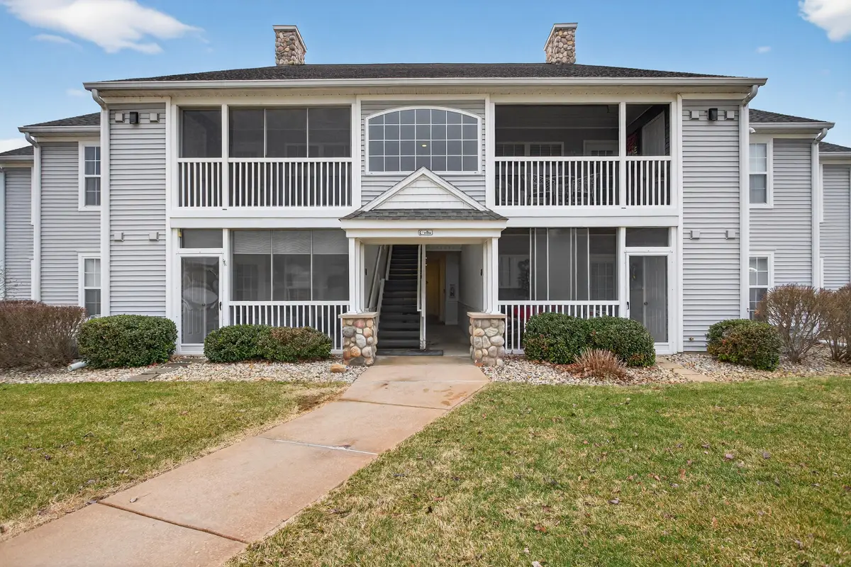 758 W Barrington Circle, Jackson, MI 49203 - #1