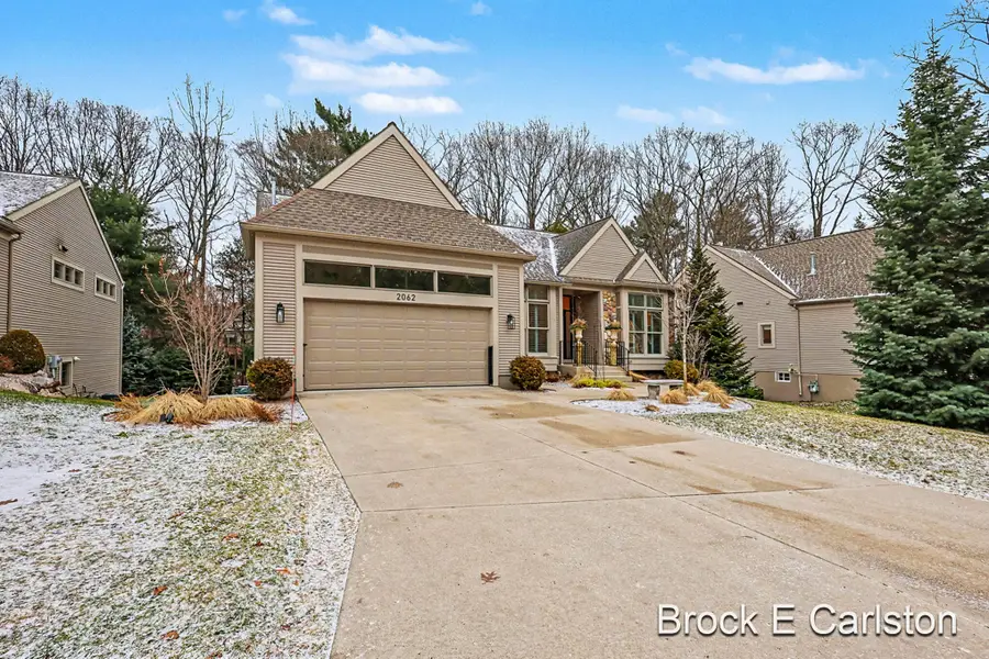 2062 W Glen Court, Norton Shores, MI 49441 - #3