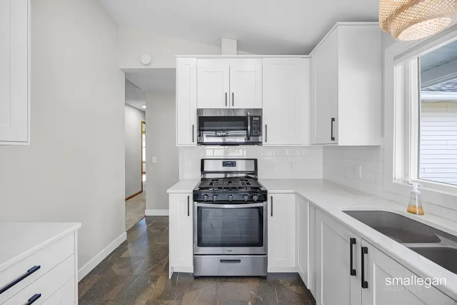 812 N Valley Avenue, Fremont, MI 49412 - #3