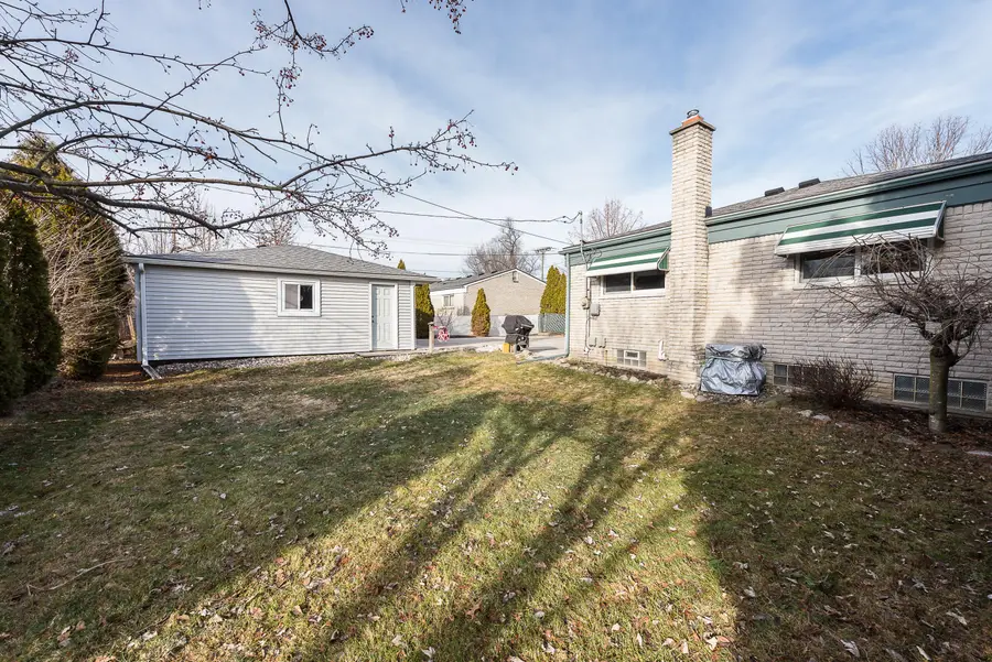 19017 Purlingbrook Street, Livonia, MI 48152 - #3