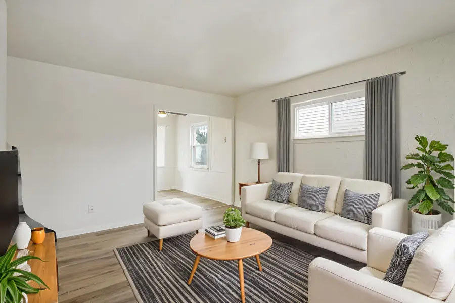 6331 Helen Street, Garden City, MI 48135 - #3