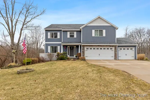 8471 45th Street Se, Ada, MI 49301