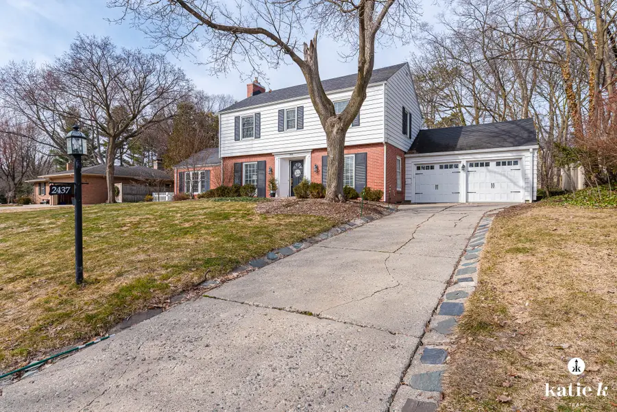 2437 Elmwood Drive Se, East Grand Rapids, MI 49506 - #2