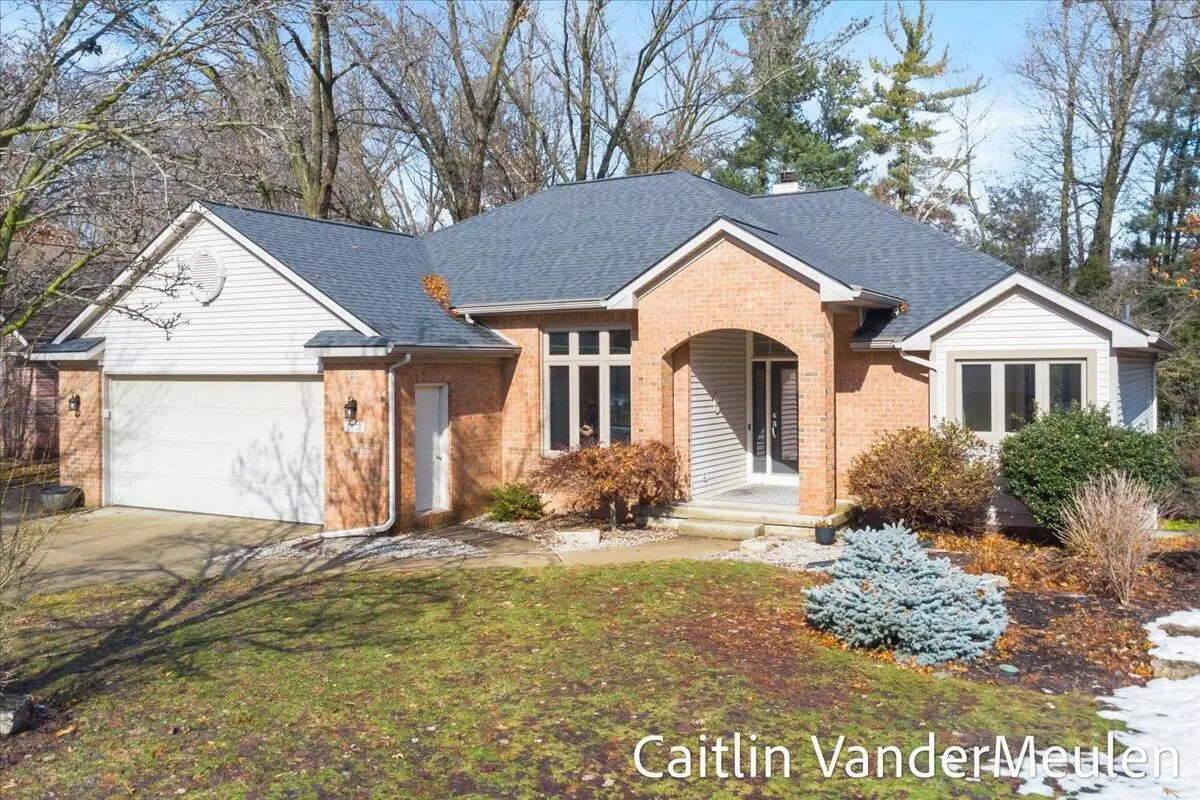 2627 Golfbury Drive Sw, Wyoming, MI 49519 - #1