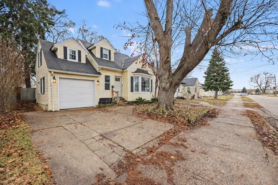 1945 Galewood Avenue Sw, Wyoming, MI 49509 - #2