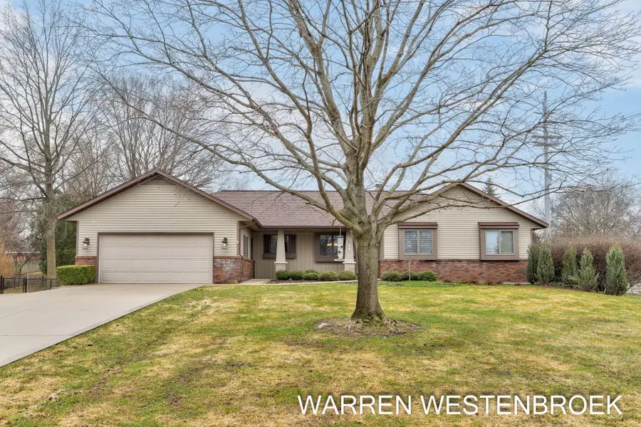 600 W Alice Avenue, Zeeland, MI 49464 - #3