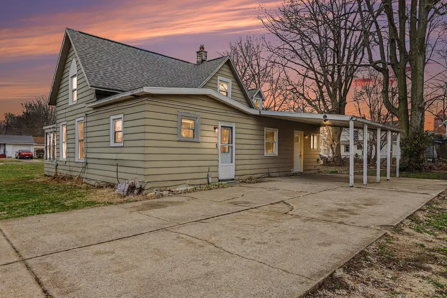 210 W Bennett Street, Three Rivers, MI 49093 - #2