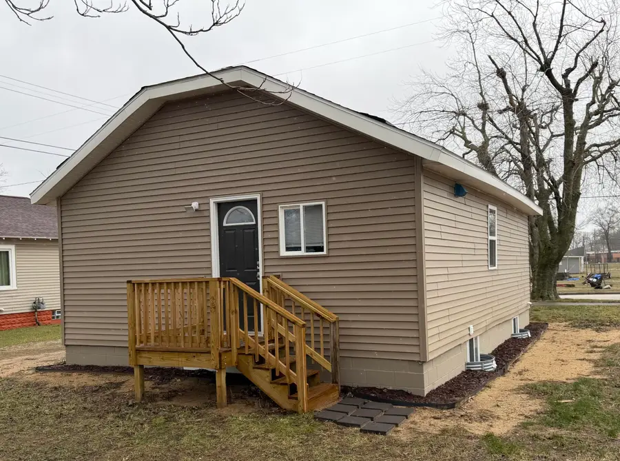 556 E Barney Avenue, Muskegon, MI 49444 - #3