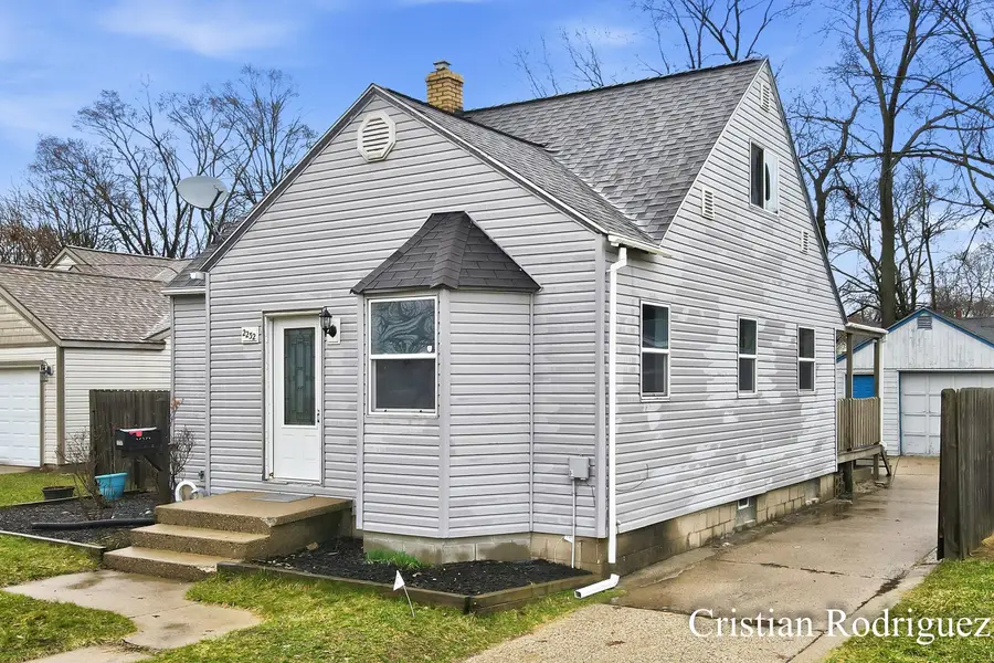 2232 Avon Avenue Sw, Wyoming, MI 49519 - #3