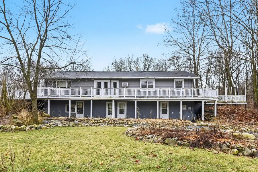 11303 W Dr N, Bellevue, MI 49021 - #2