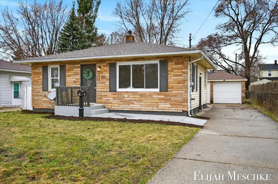 27 Maplelawn Street Sw, Grand Rapids, MI 49548 - #2