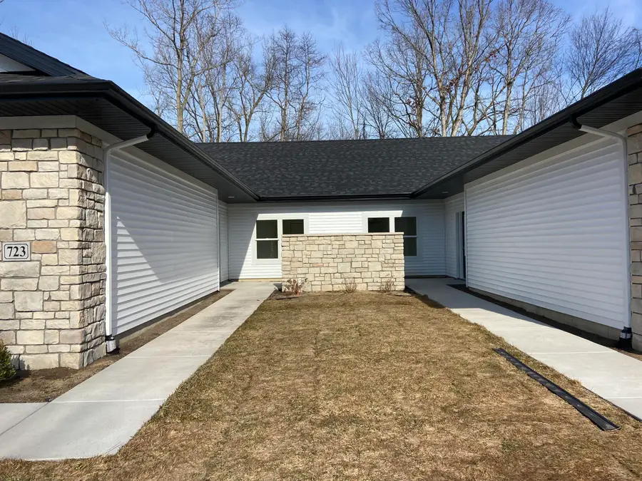 725 Violet Way, Saint Joseph, MI 49085 - #3