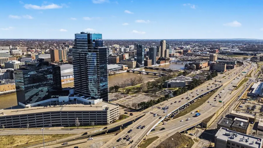 335 Bridge Street Nw #304, Grand Rapids, MI 49504 - #2