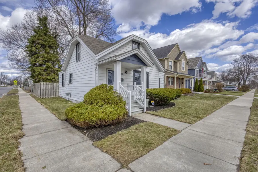 2105 Manatee Avenue, Ferndale, MI 48220 - #3