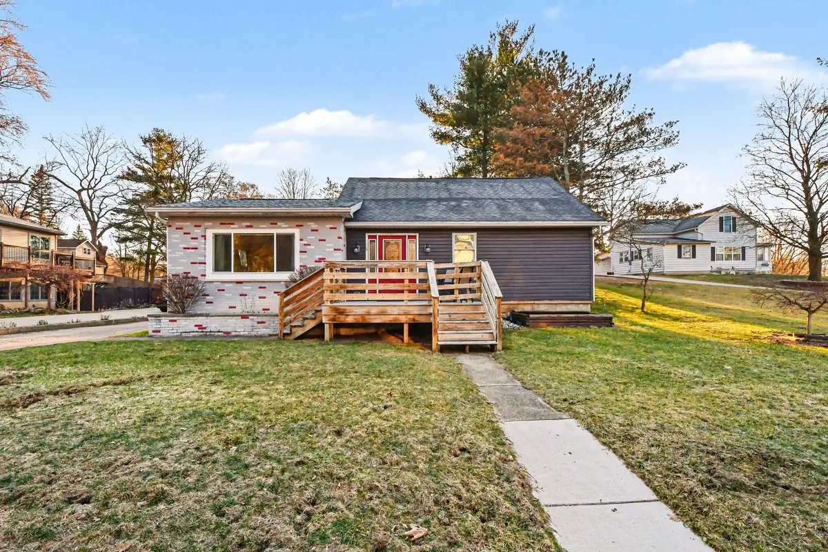 548 Hall Street, Ionia, MI 48846 - #1