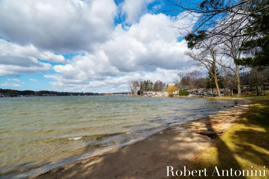 6775 Sunset Cove Ne, Rockford, MI 49341 - #3