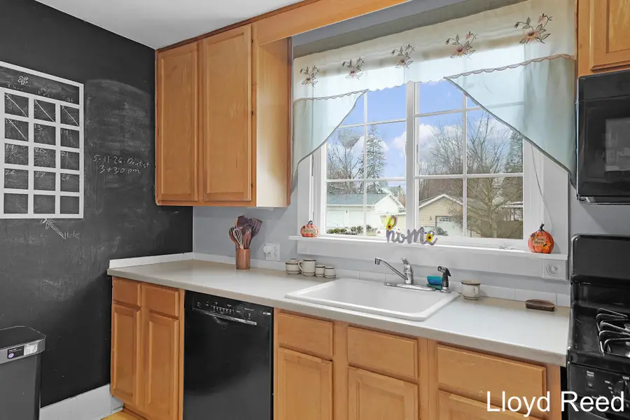 708 Brush Street, Portland, MI 48875 - #3