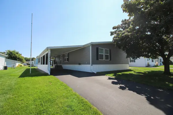 7237 White Oak Circle, Portage, MI 49002