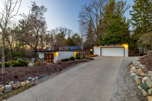 3087 Glazier Way, Ann Arbor, MI 48105