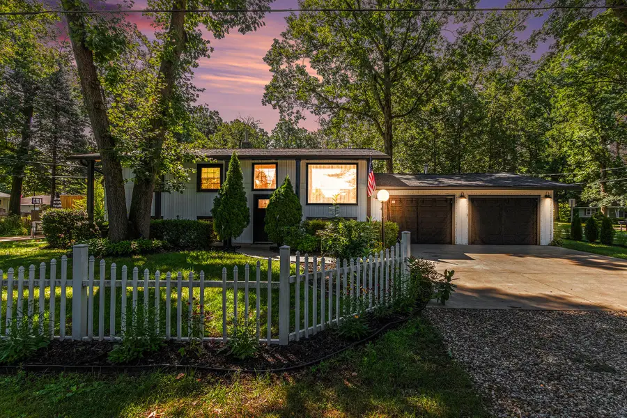 819 W Michigan Street, New Buffalo, MI 49117 - #2