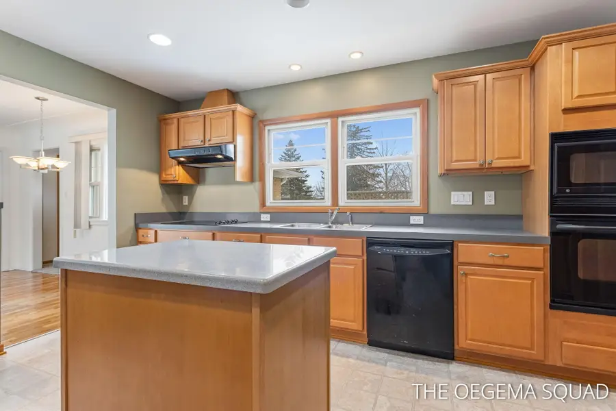 750 Pine Avenue, Holland, MI 49423 - #3