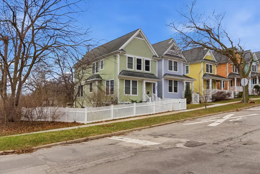 201 W Summit Street, Ann Arbor, MI 48103 - #2