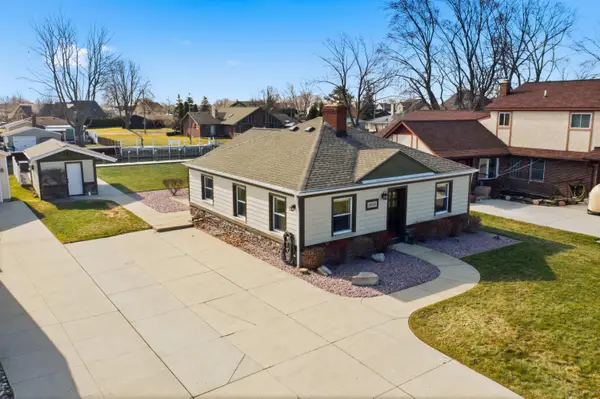 38310 Huron Pointe Drive, Harrison Township, MI 48045