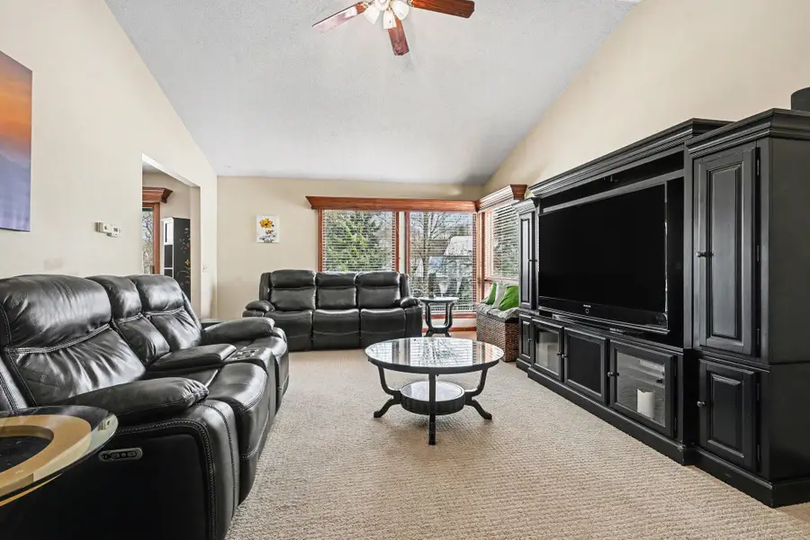 2731 Hunters Point, Kalamazoo, MI 49048 - #2