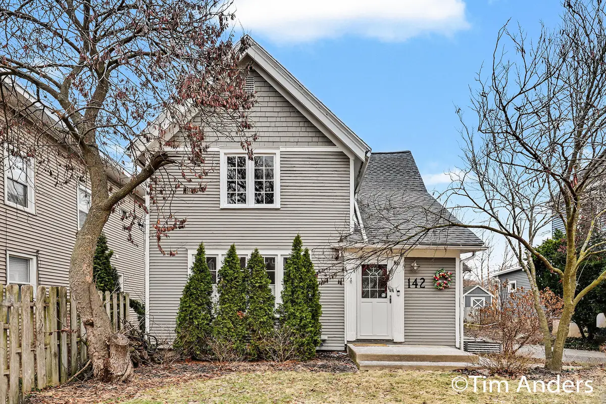 142 Carlton Avenue Se, Grand Rapids, MI 49506 - #1