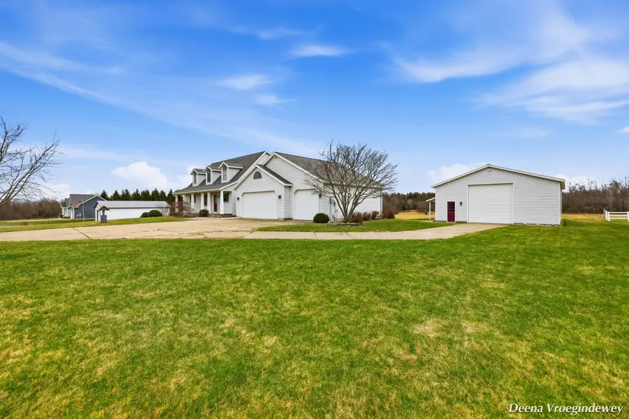 914 Jackson Street Sw, Grandville, MI 49418 - #2