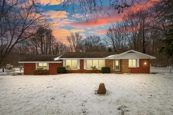 2095 Lakeshore Drive, Fennville, MI 49408