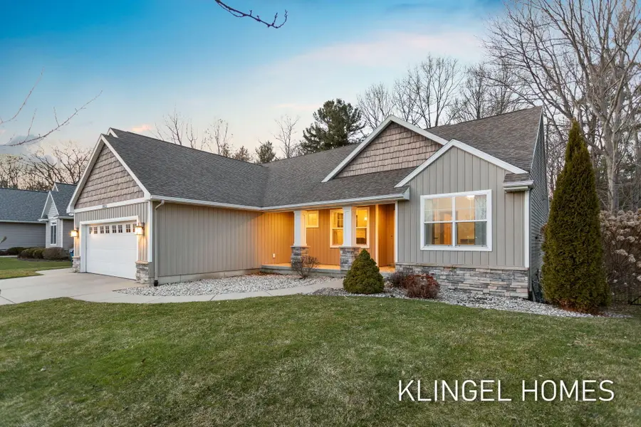 16831 Watersedge Drive, Grand Haven, MI 49417 - #2