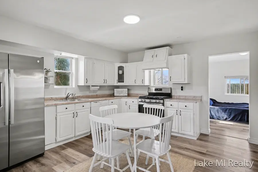 3809 Jefferson Avenue Se, Wyoming, MI 49548 - #3