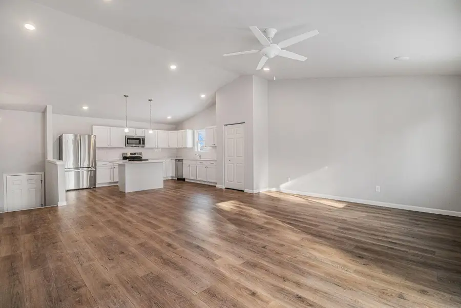 1047 Caspia Avenue, Vicksburg, MI 49097 - #3