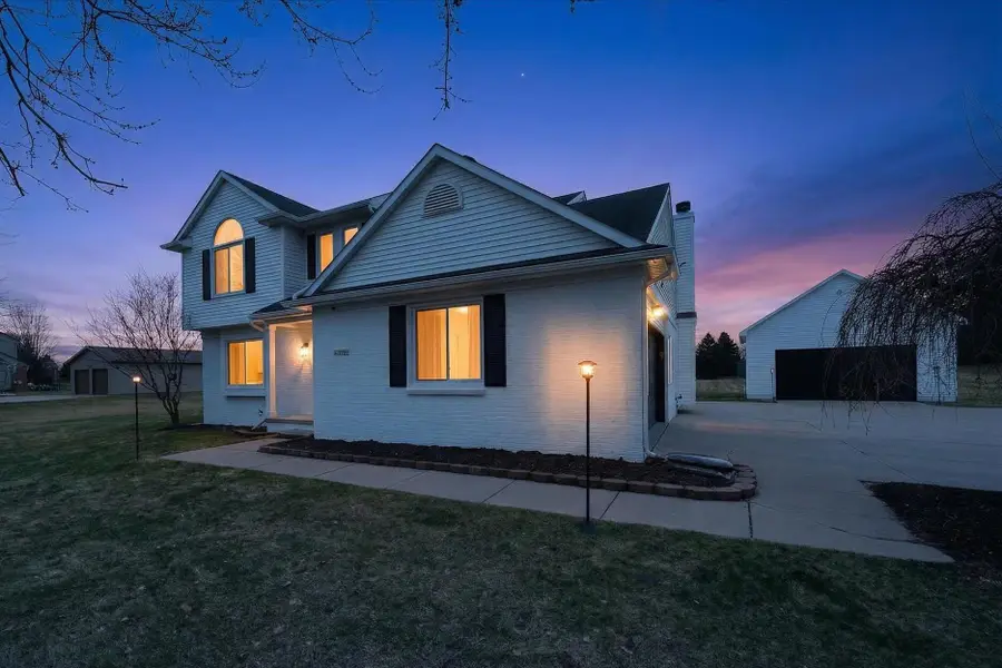 177 W Willis Road, Saline, MI 48176 - #2