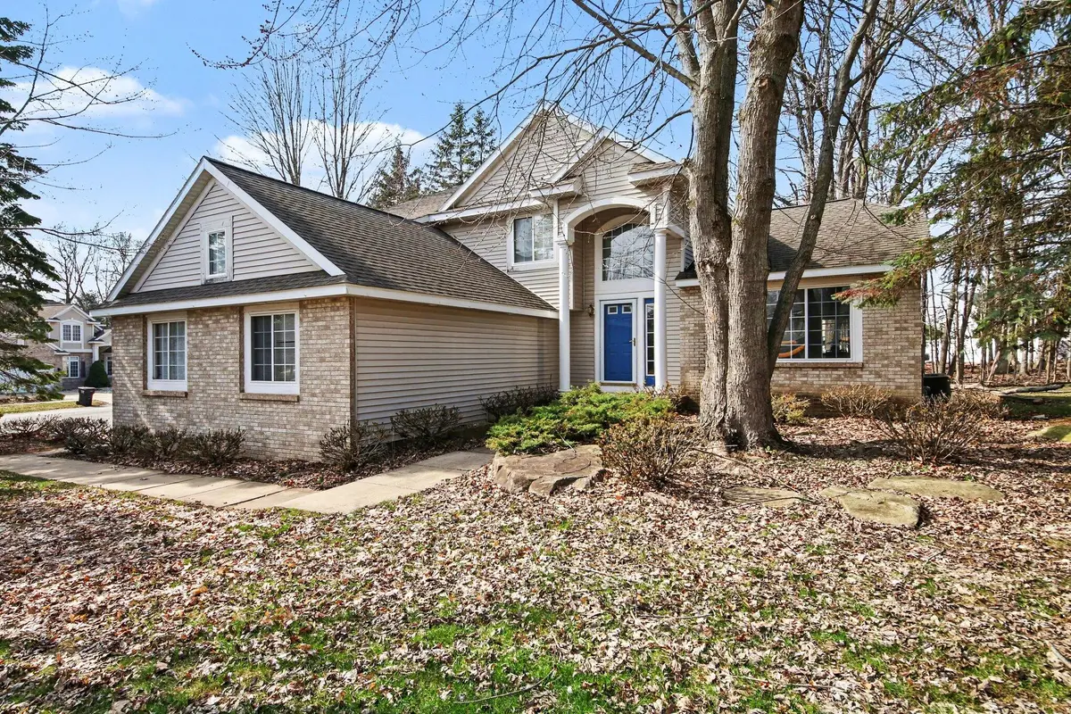 3589 Meadow Grove Drive, Kentwood, MI 49512 - #1