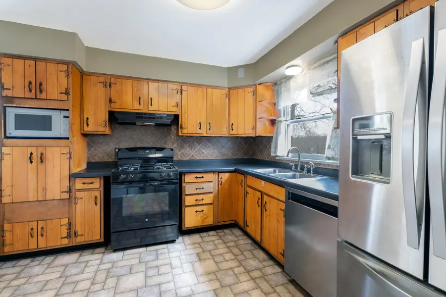 10121 S Sprinkle Road, Vicksburg, MI 49097 - #3